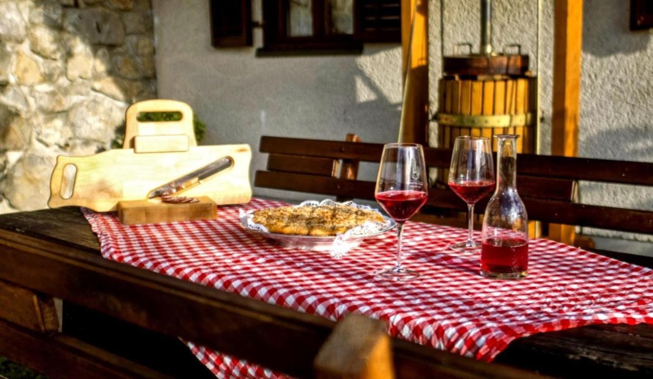 Vineyard Cottage Podrzaj Otocec Ngoại thất bức ảnh